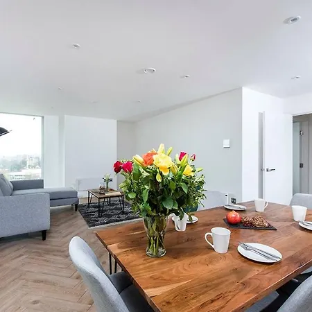 Апартаменты Gorgeous 3br In The Heart Of