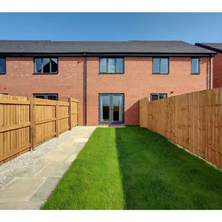 아파트 Newly Built, Splendid House For 5 In Manchester! *