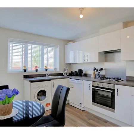 아파트 Newly Built, Splendid House For 5 In Manchester! *