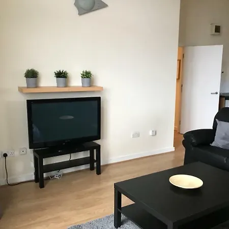 Bright 2 Bed City Centre With Huge Balcony