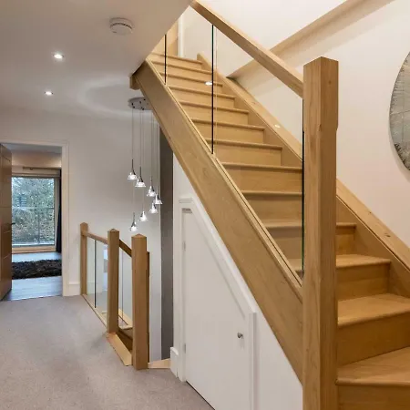 Luxurious & Exquisite 3 Bedroom House In Bowdon Apartment Manchester