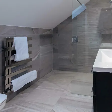 Apartment Luxurious & Exquisite 3 Bedroom House In Bowdon Manchester