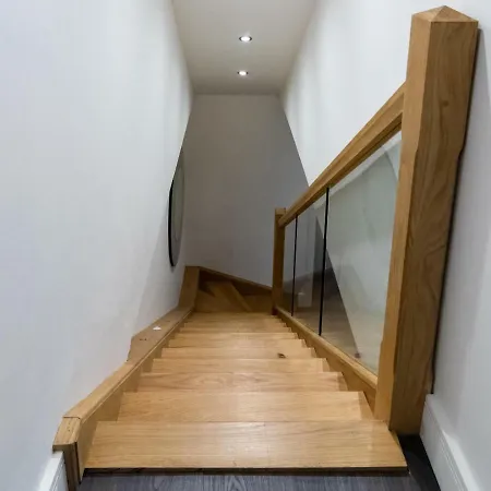 Apartment Luxurious & Exquisite 3 Bedroom House In Bowdon *