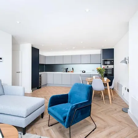 Excellent 2 Bedroom Central