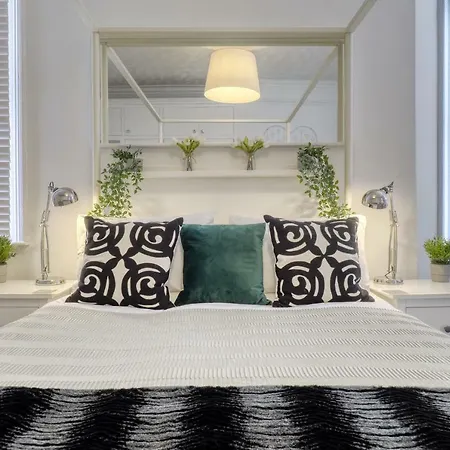 Willow House Luxury Serviced Lets *