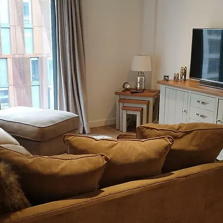 Luxury City Centre Home With Secure Parking *