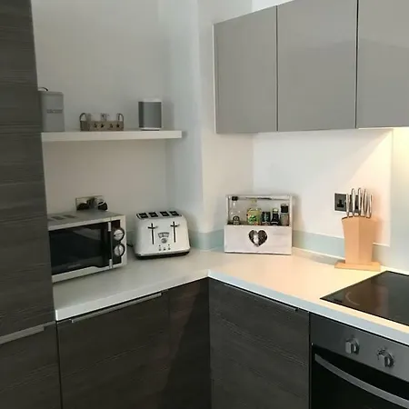 Luxury City Centre Home With Secure Parking Апартаменты *