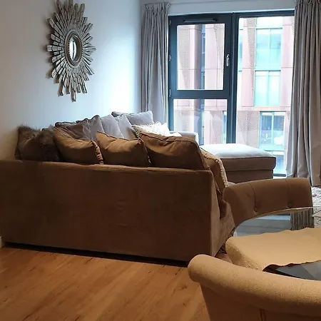 Luxury City Centre Home With Secure Parking