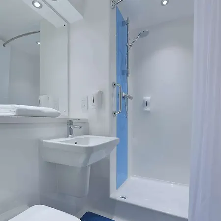 Travelodge Trafford Park 3* 맨체스터