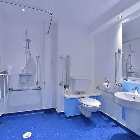 فندق Travelodge Trafford Park 3*