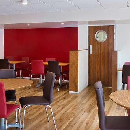 Travelodge Sportcity Otel 3*