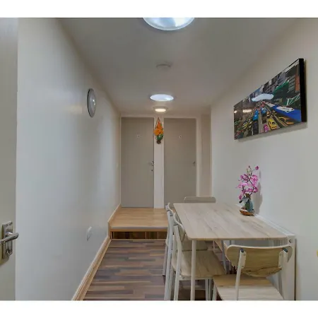 Bright Colourful & Charming Apt For 4 * Манчестер