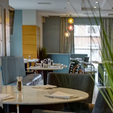 Hotel Cresta Court 3*