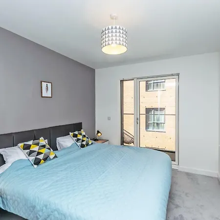 Halo House By Guestz Apartment Manchester