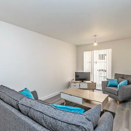 Apartment Halo House *