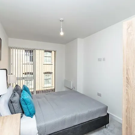 Halo House By Guestz * Manchester