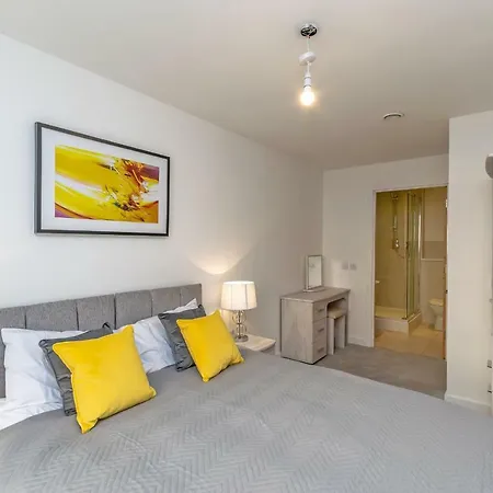 Halo House Apartment
