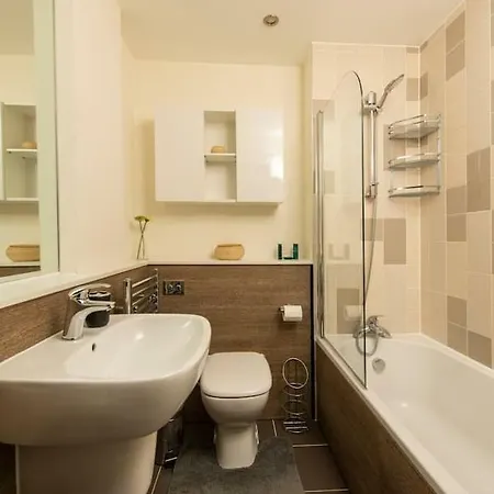 2 Bed In Ancoats By Guestready Apartment