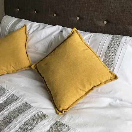 Old Trafford 2 Bed Flat By Guestready Manchester