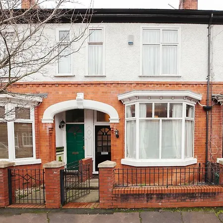 Holiday home Rest & Recharge Whalley Range House *