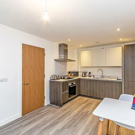 Halo House By Guestz Apartament *