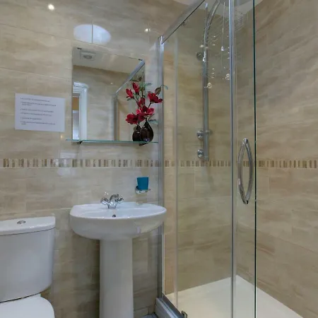 Апартаменты Trendy Manc Nq Studio With En *