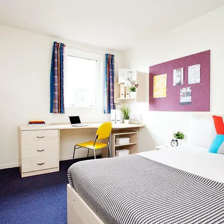 Modern Student-only Ensuite In City Centre 4*