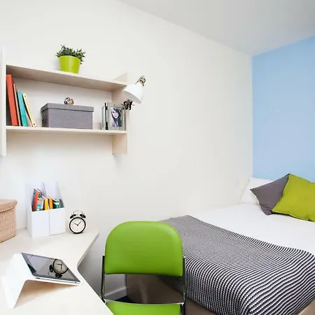 Modern Student-only Ensuite In City Centre
