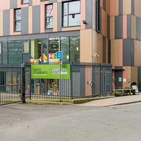 Otel Modern Student-only Ensuite In City Centre 4*