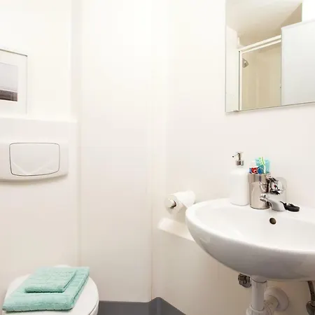Modern Student-only Ensuite In City Centre Manchester