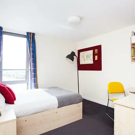 Modern Student-only Ensuite In Central *