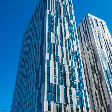 Contemporary 1 Bed In Media City, Sleeps 4, Free Gym * Manchester