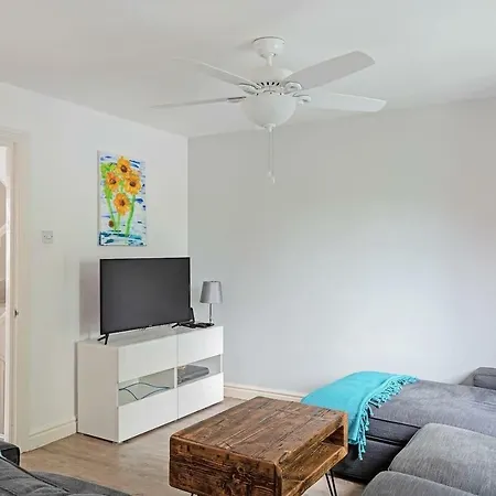 Stunning Large Four Double Bedroom Riverside Manchester