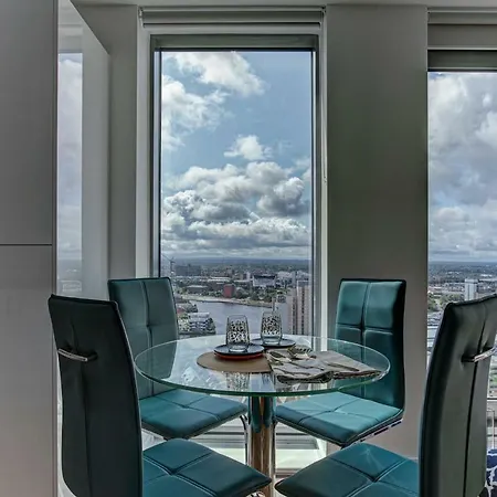 아파트 The Penthouse Of The Quays - Parking