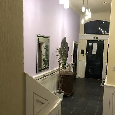 Гостевой дом Hendham House
