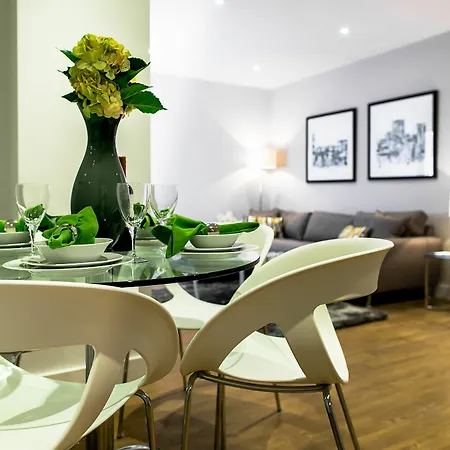 Cove Minshull Street Aparthotel 4*