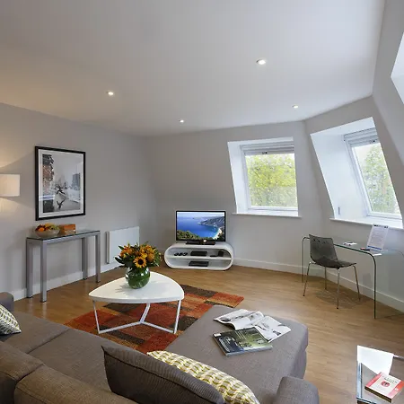 Cove Minshull Street Aparthotel 4*