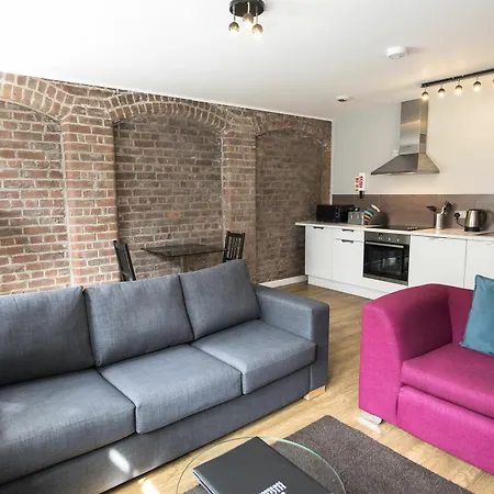 High Street Town House 4*