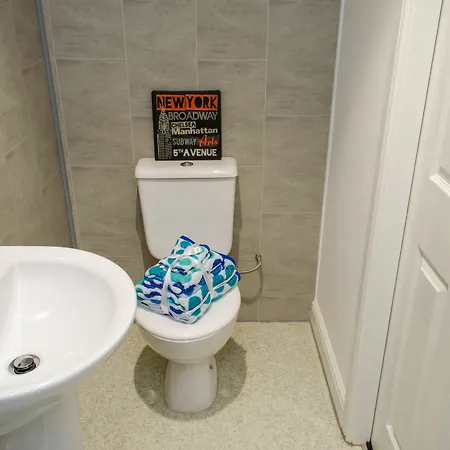 Отель Imperial Salford