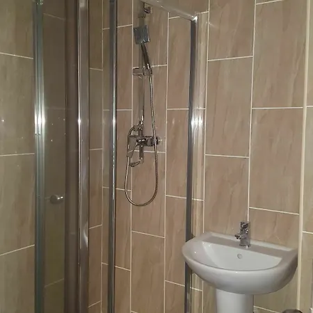 Imperial Salford Отель