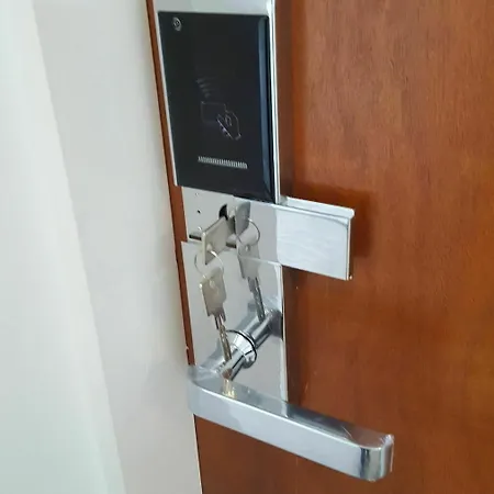 Отель Imperial Salford 3*