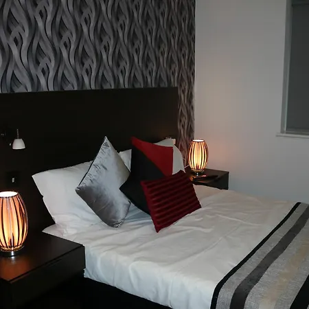 Отель Imperial Salford Солфорд