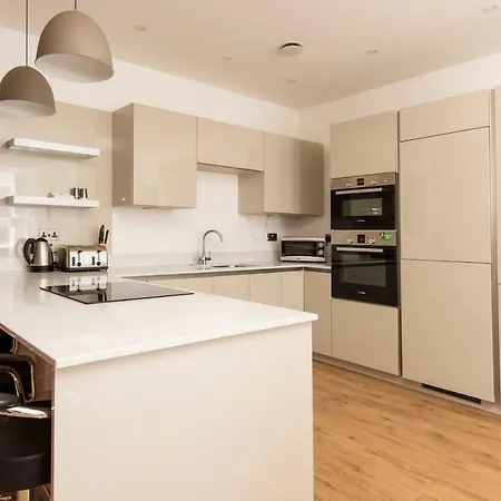 Stunning New Build Modern Apt Extremely Central Near Piccadilly And Gay Vil Lejlighed