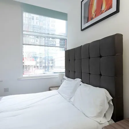 Stunning New Build Modern Apt Extremely Central Near Piccadilly And Gay Vil