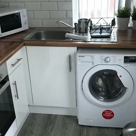 Modern Manchester/salford Pad Sleeps 6- Free Parking Manchester