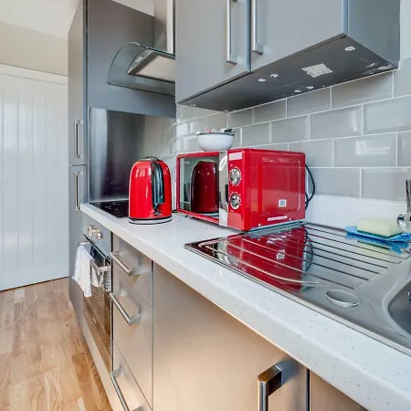 Newly Renovated, Top Floor Apt For 4, Central Mcr! * Манчестер
