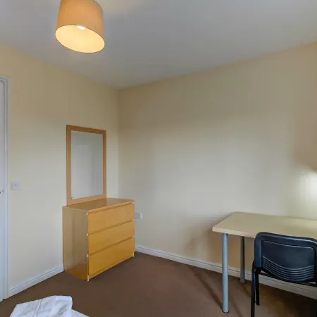 Stylish Townhouse For Up To 8, Central Manchester! *