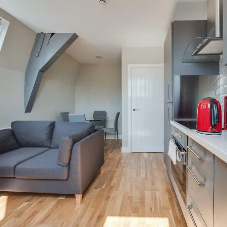 Апартаменты Newly Renovated, Top Floor Apt For 4, Central Mcr! Манчестер
