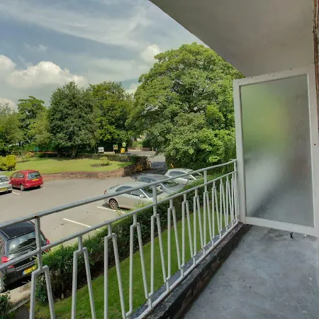 Two Bed Apt For 6 By Beautiful Clowes Park, Mcr! Manchester