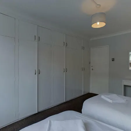 Two Bed Apt For 6 By Beautiful Clowes Park, Mcr! Apartmán